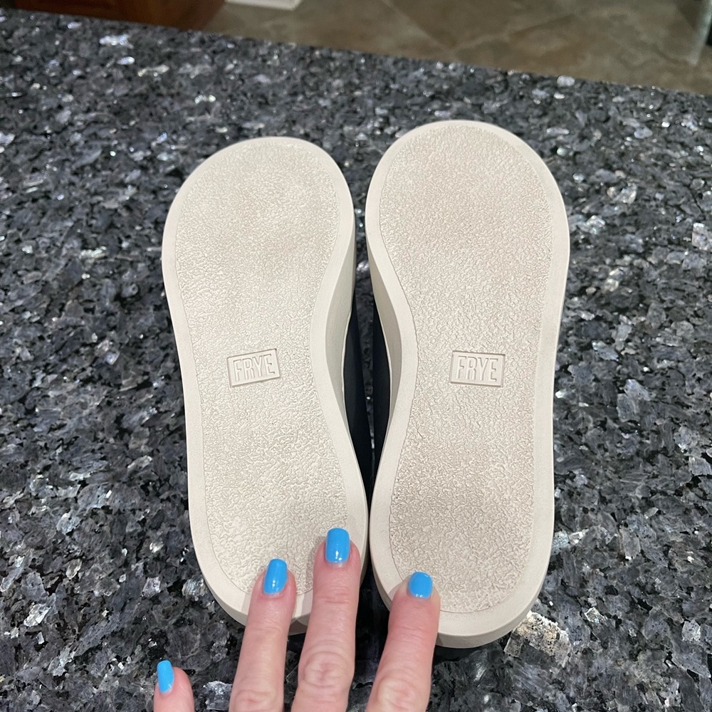 Frye Black Lena Zip Low Leather Zip Up Sneakers Size 9 - Picture 10 of 10